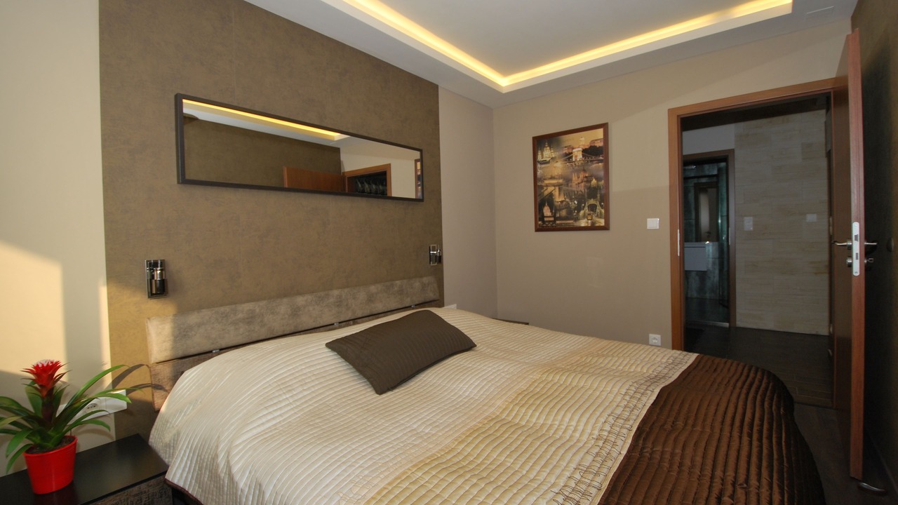 Photo of Bedroom in 13th District