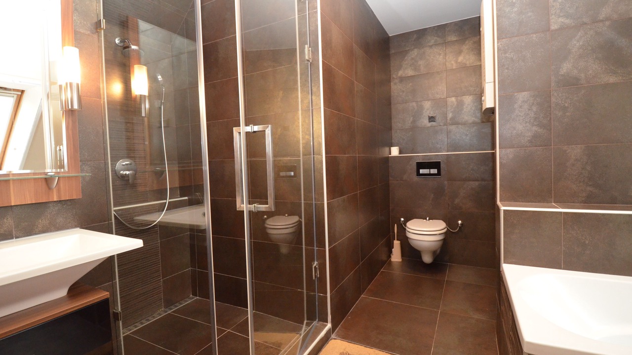 Photo of Bathroom in 13th District
