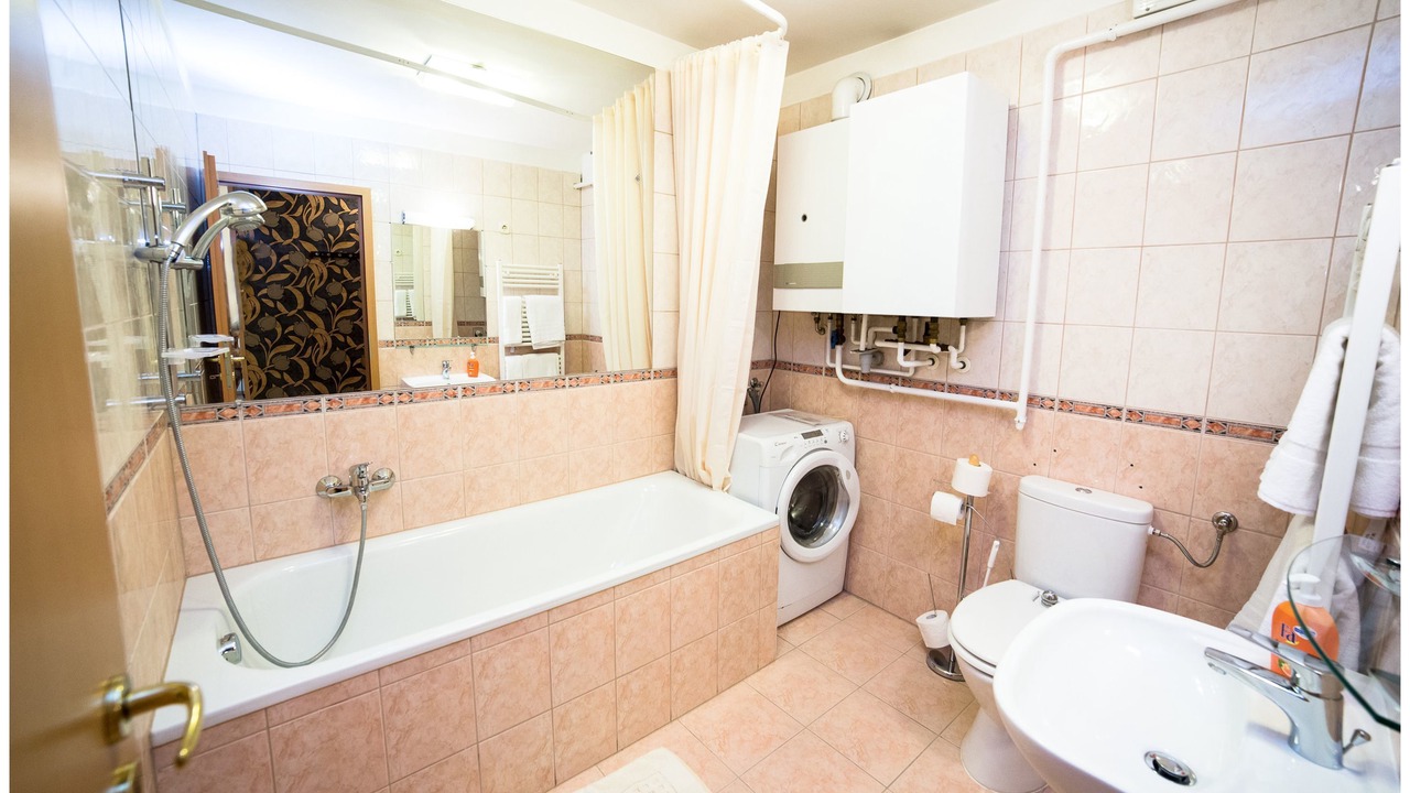 Photo of Bathroom in 13th District