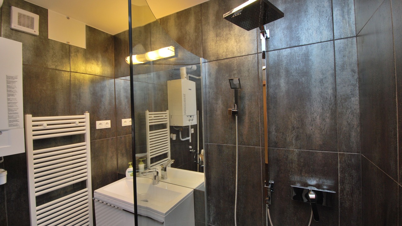 Photo of Bathroom in 13th District