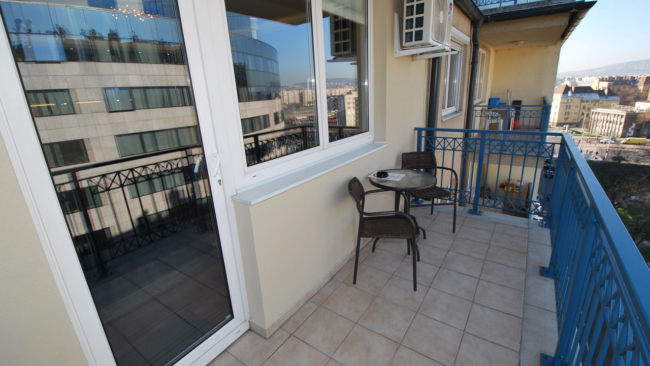 Photo of Patio Balcony in 13th District