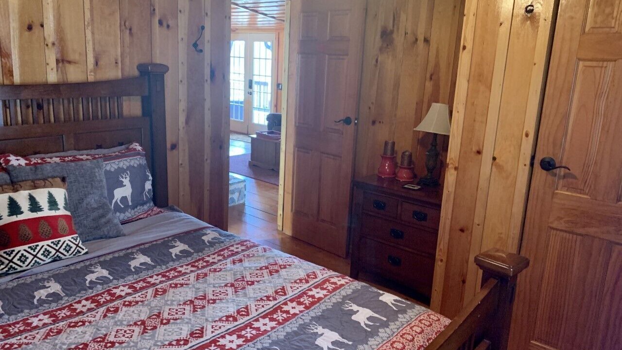 Photo of Bedroom in Lansing
