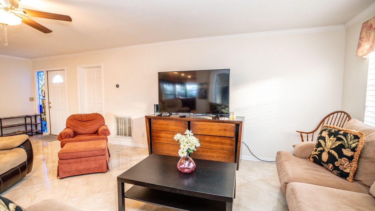 Photo of Livingroom in Apollo Beach