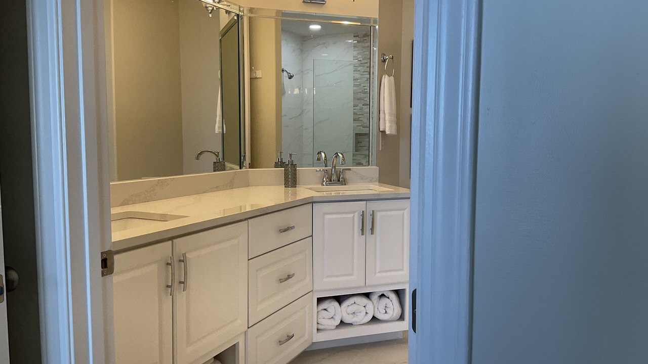 Photo of Bathroom in Orange Beach East