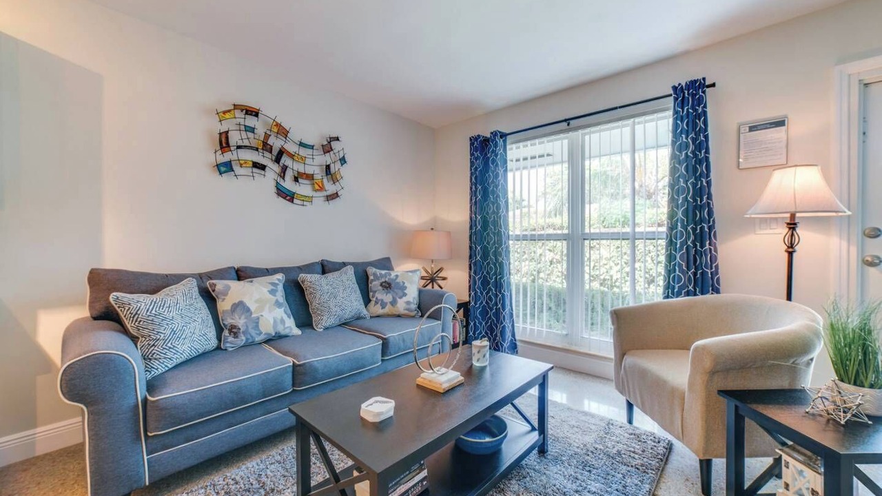 Photo of Livingroom in Poinsettia Heights