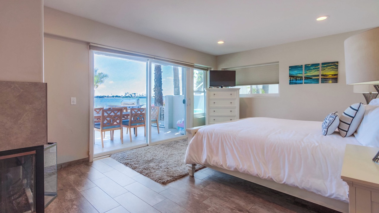 Photo of Bedroom in Crown Point