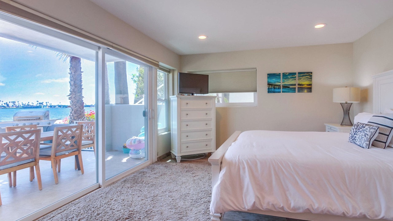 Photo of Bedroom in Crown Point