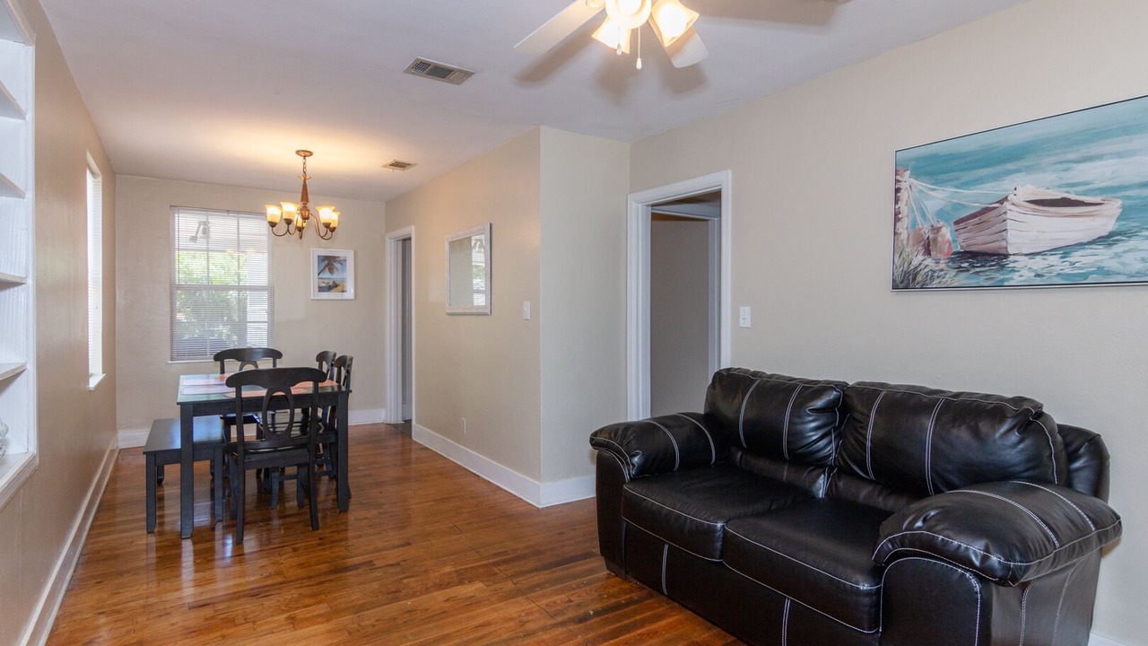 Photo of Livingroom in South Pensacola