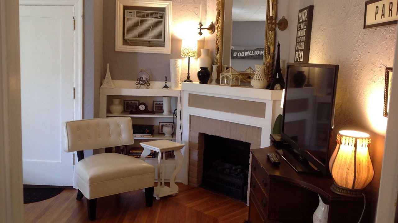 Photo of Livingroom in Sunset Junction