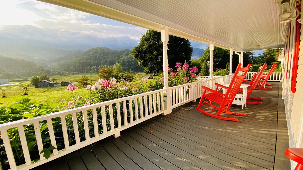 Photo of Patio Balcony in Bakersville