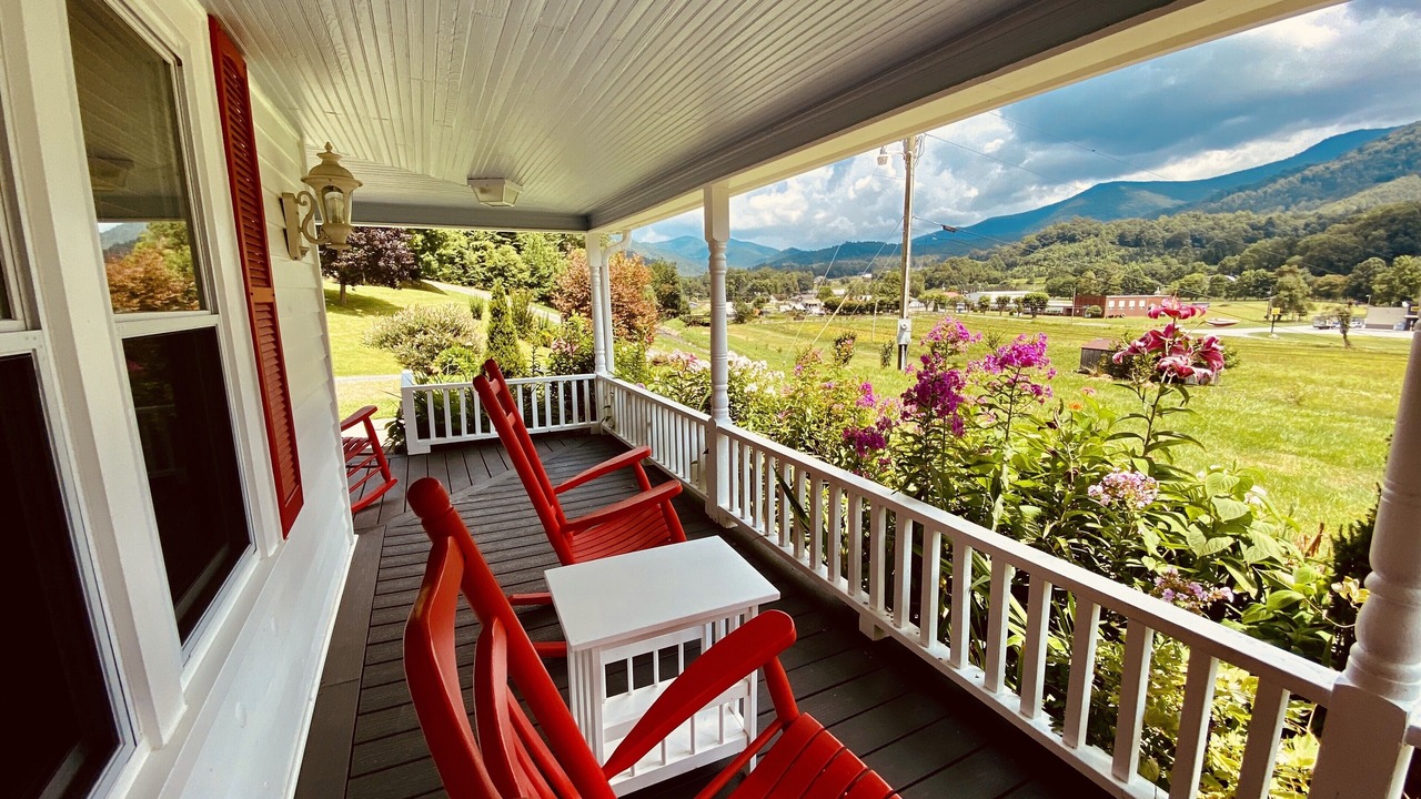 Photo of Patio Balcony in Bakersville