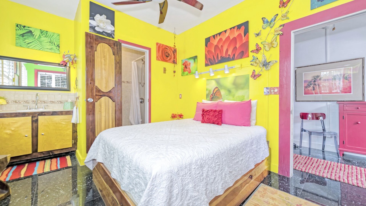 Photo of Bathroom in Uptown - Upper Duval