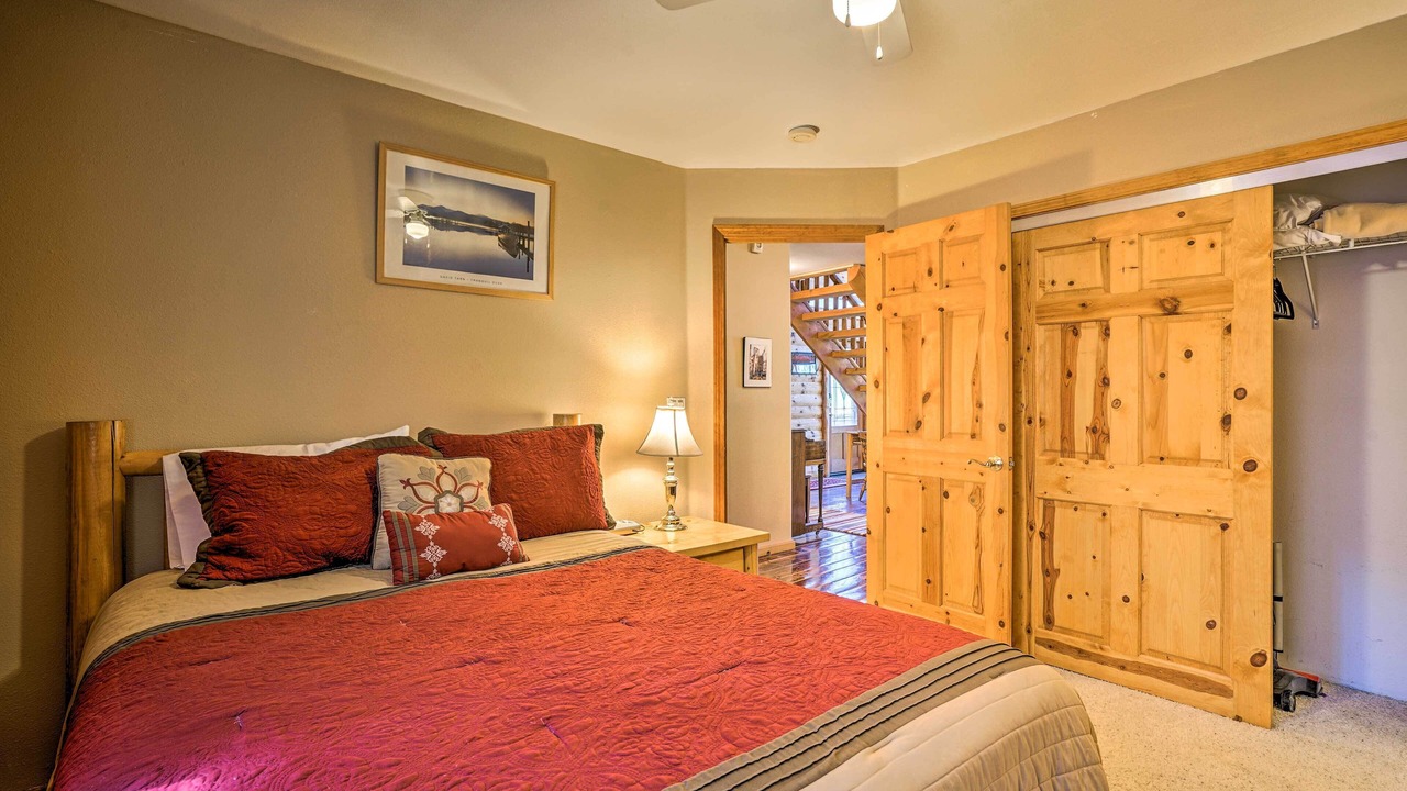 Photo of Bedroom in Country Club Estates