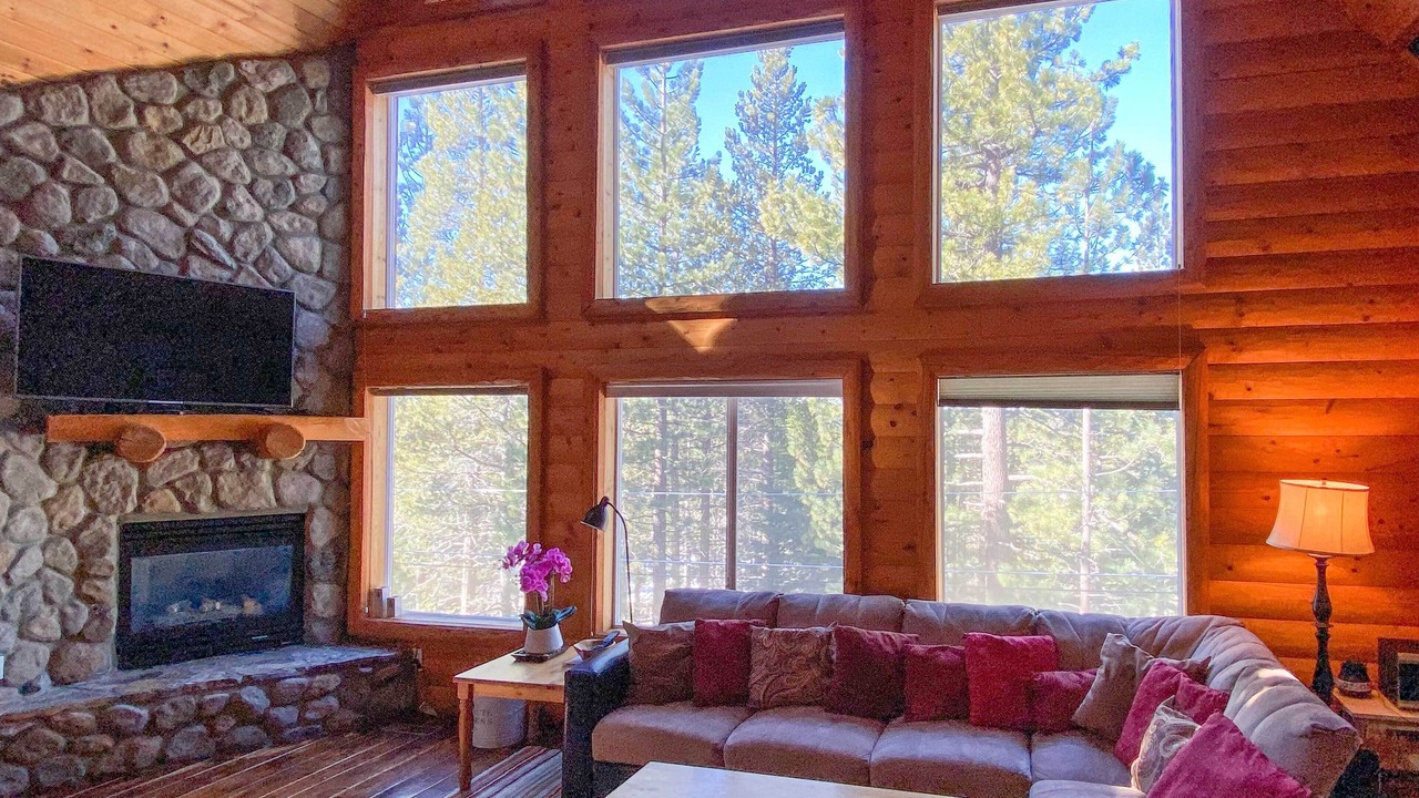 Photo of Livingroom in Country Club Estates