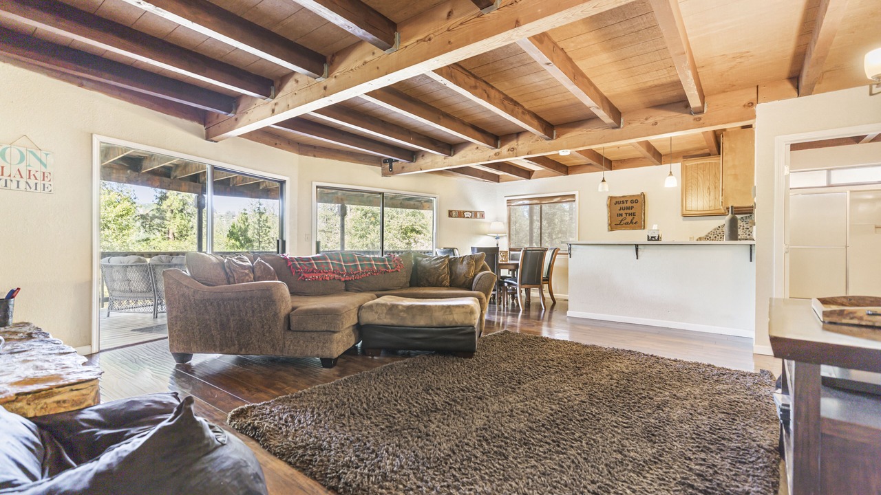 Photo of Livingroom in Groveland