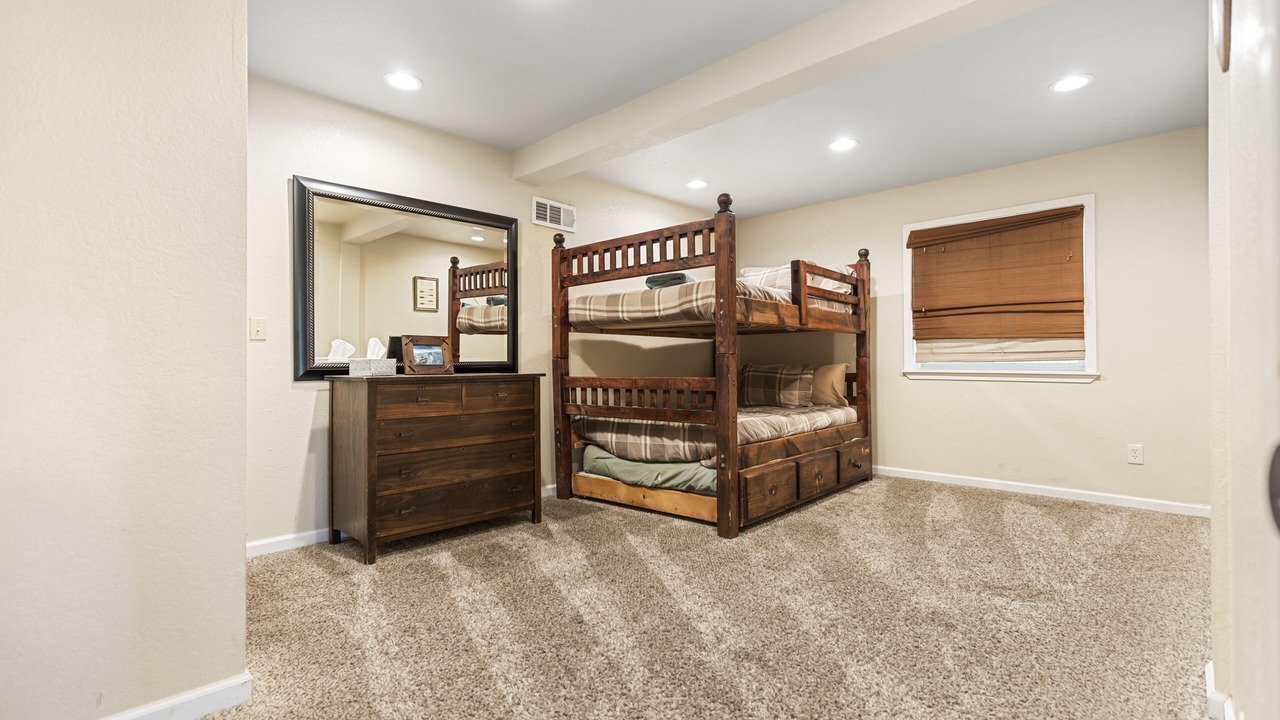 Photo of Bedroom in Groveland