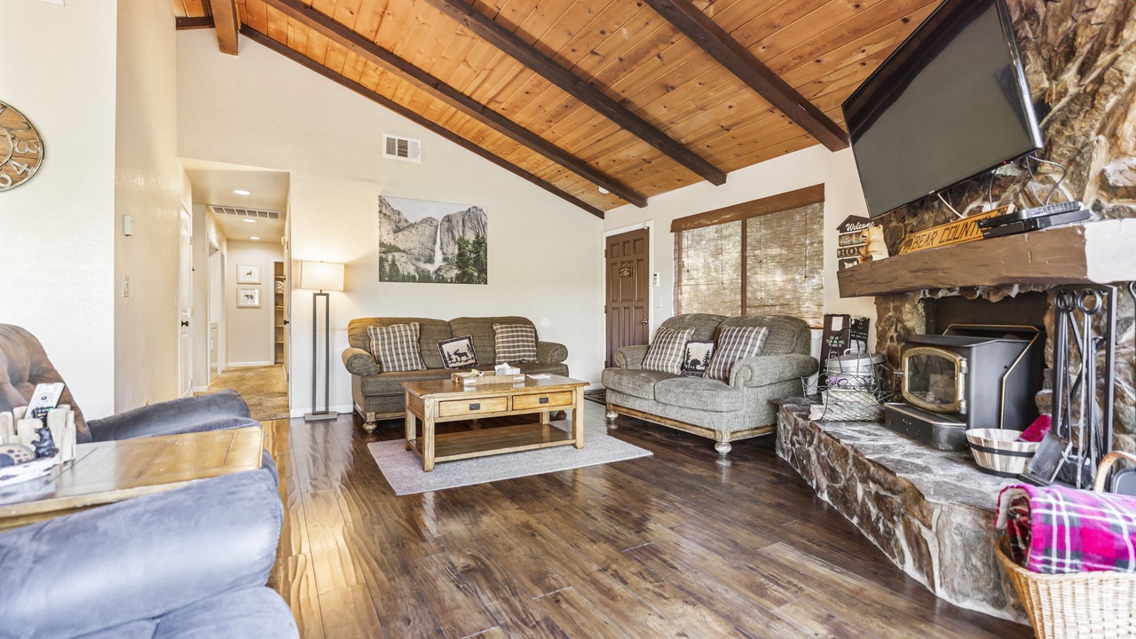 Photo of Livingroom in Groveland