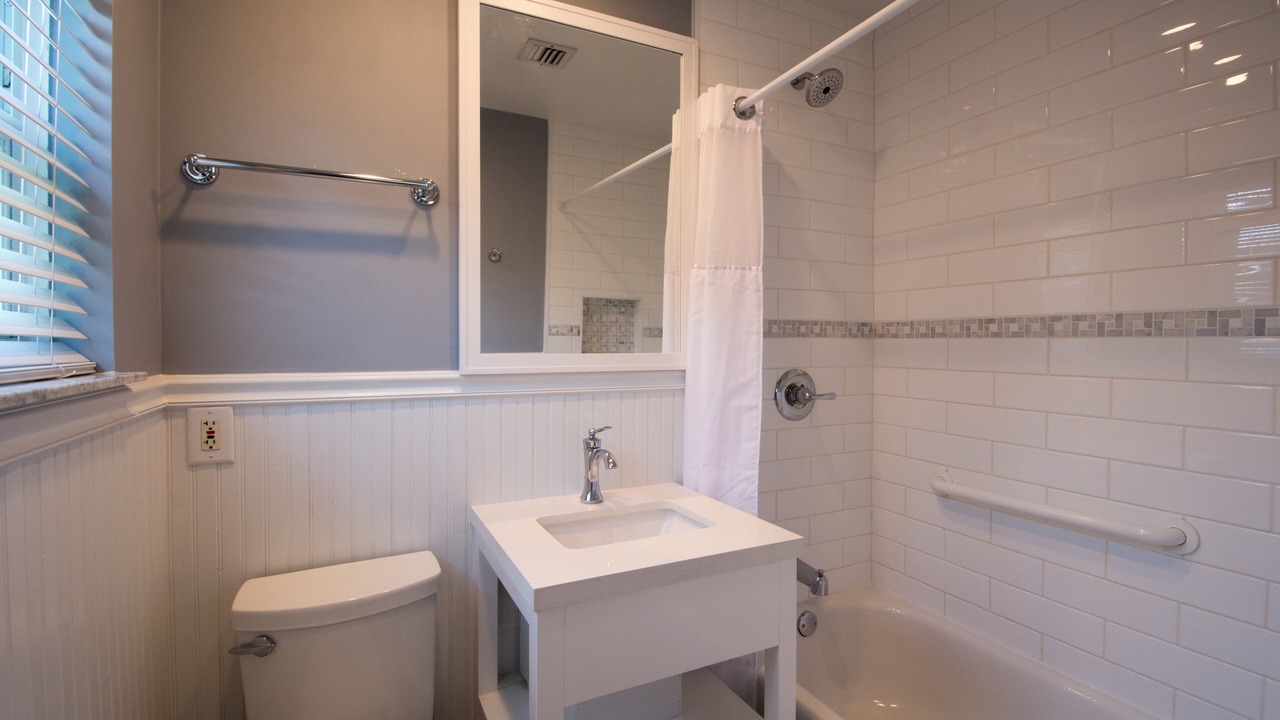 Photo of Bathroom in Hillsboro Beach