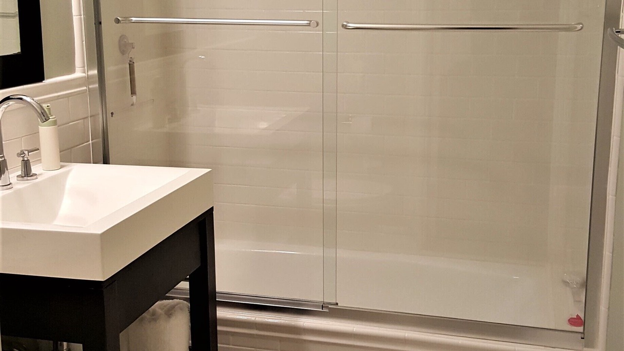 Photo of Bathroom in Corona del Mar