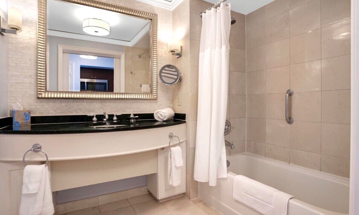 Photo of Bathroom in Key Biscayne