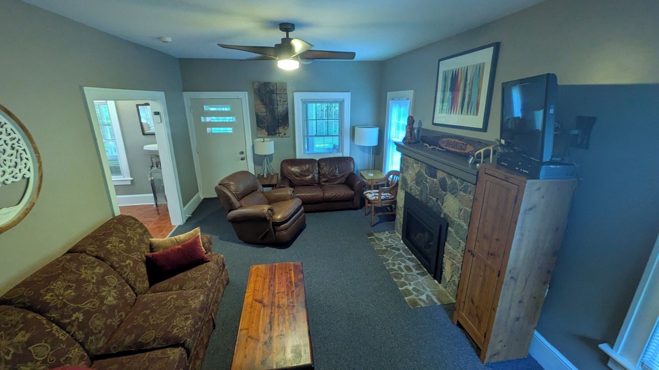 Photo of Livingroom in East Springfield