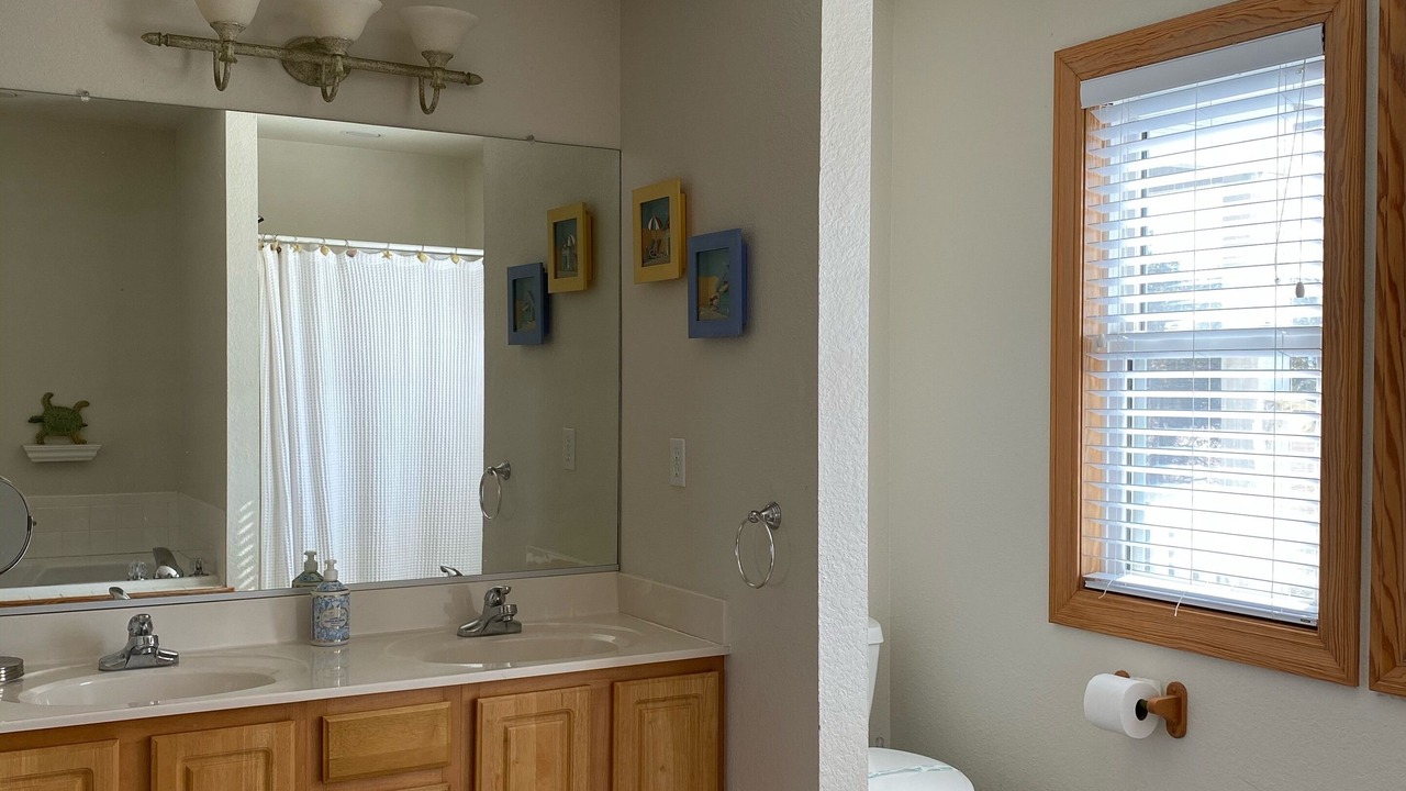 Photo of Bathroom in Sea Scape