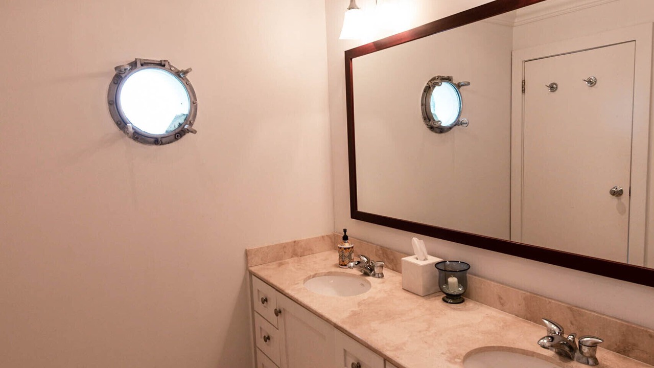Photo of Bathroom in Dunmore Town
