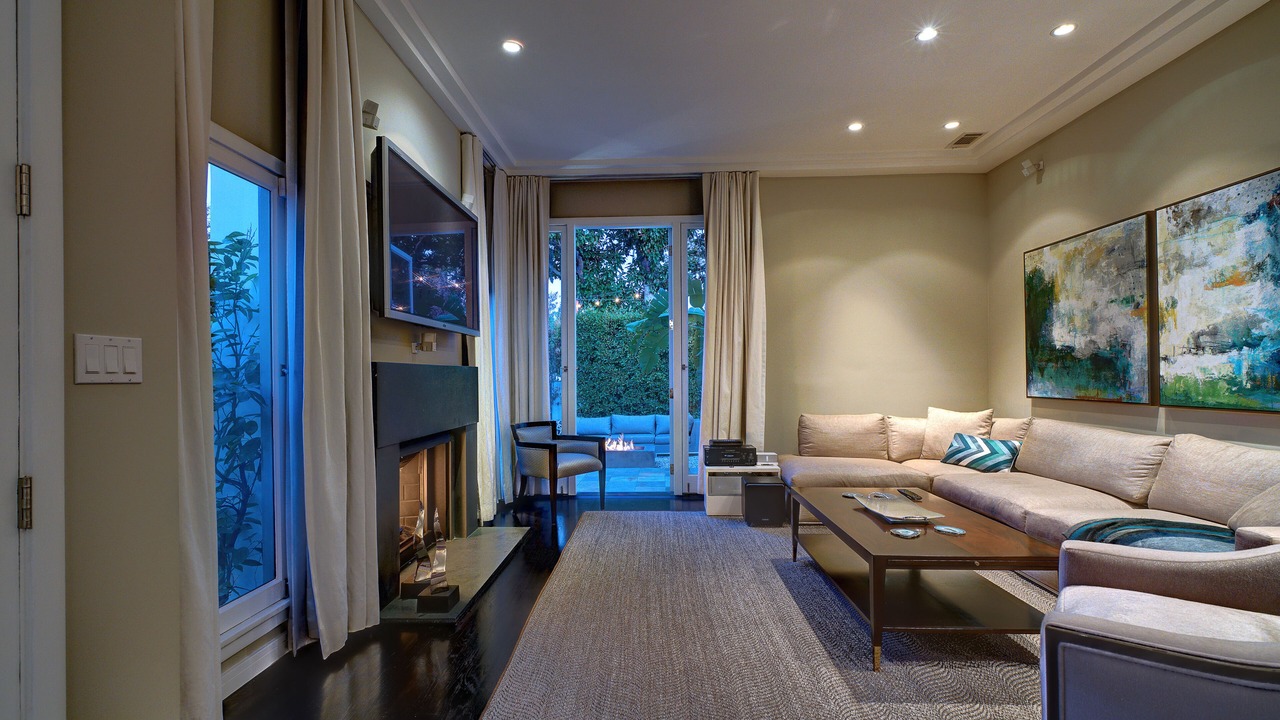 Photo of Bedroom in Beverly Grove