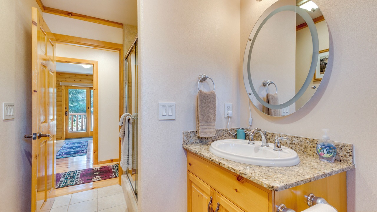 Photo of Bathroom in Mariposa