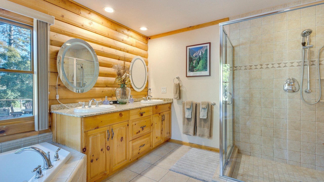 Photo of Bathroom in Mariposa
