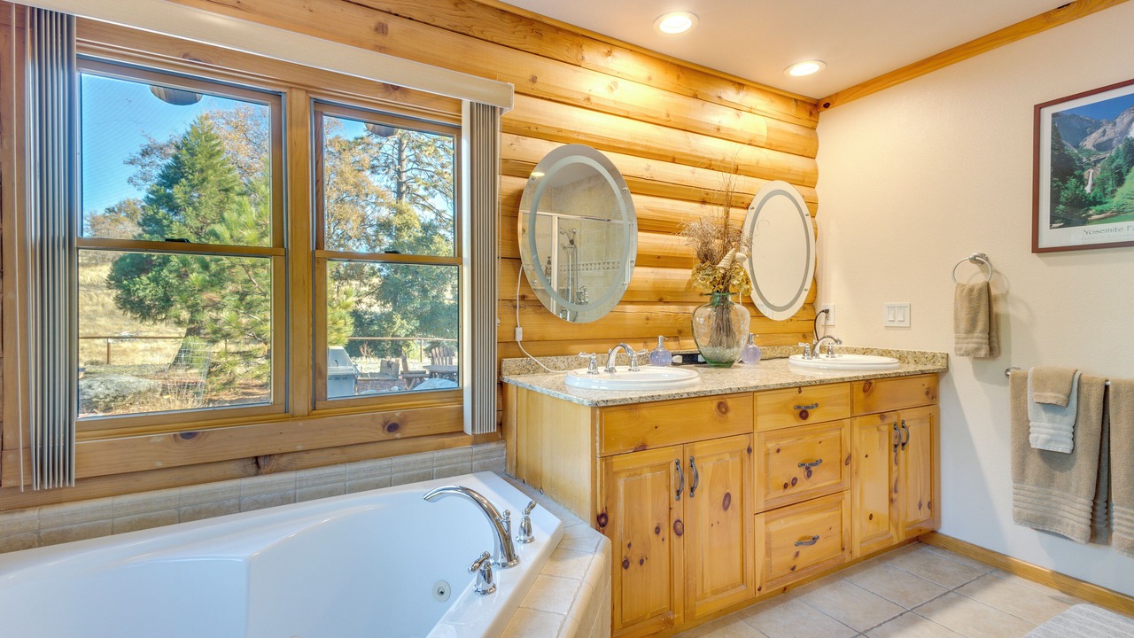Photo of Bathroom in Mariposa