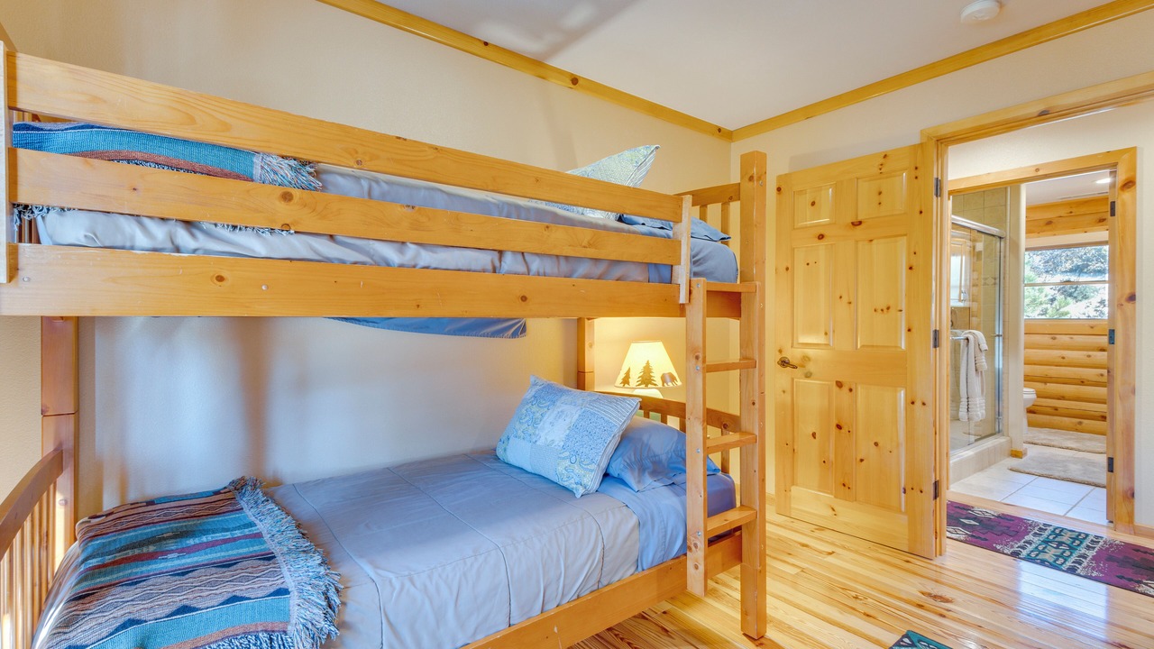 Photo of Bedroom in Mariposa