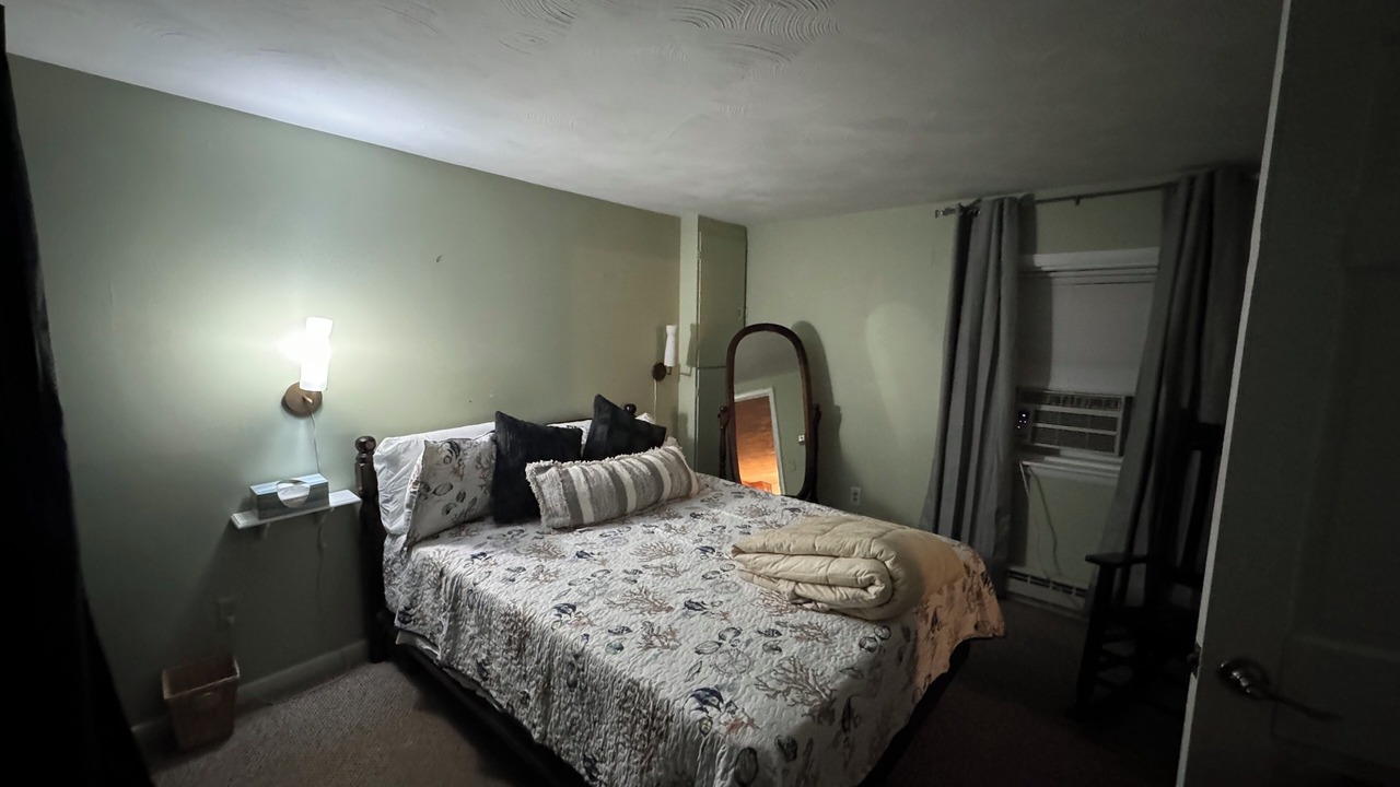 Photo of Bedroom in Town of Benton