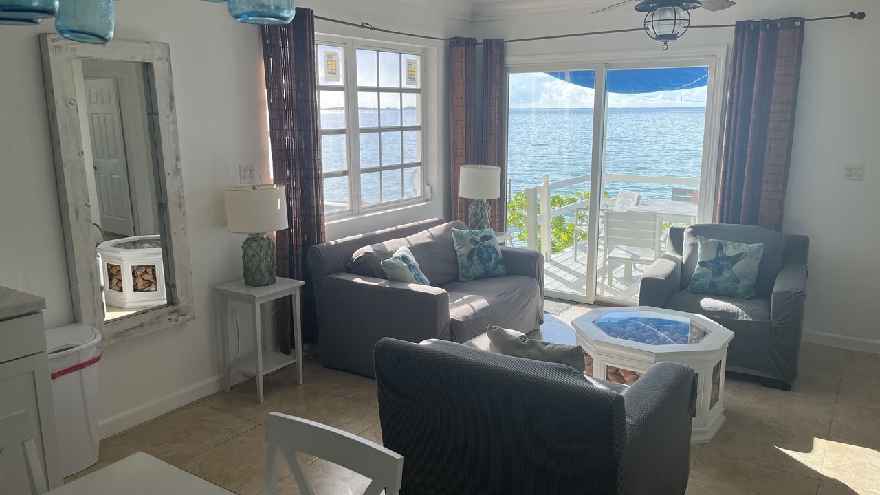 Photo of Livingroom in Spanish Wells