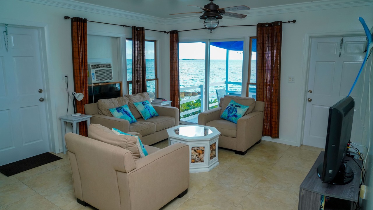 Photo of Livingroom in Spanish Wells