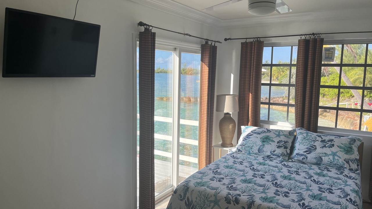 Photo of Bedroom in Spanish Wells