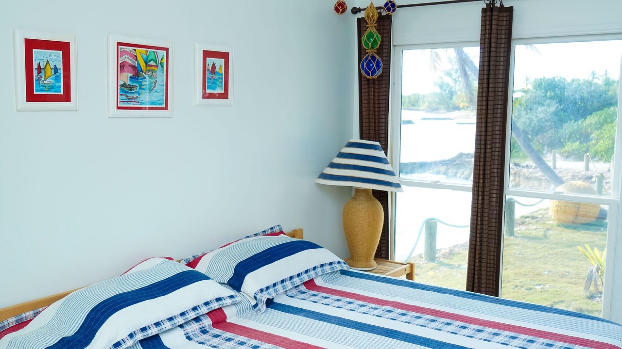 Photo of Bedroom in Spanish Wells