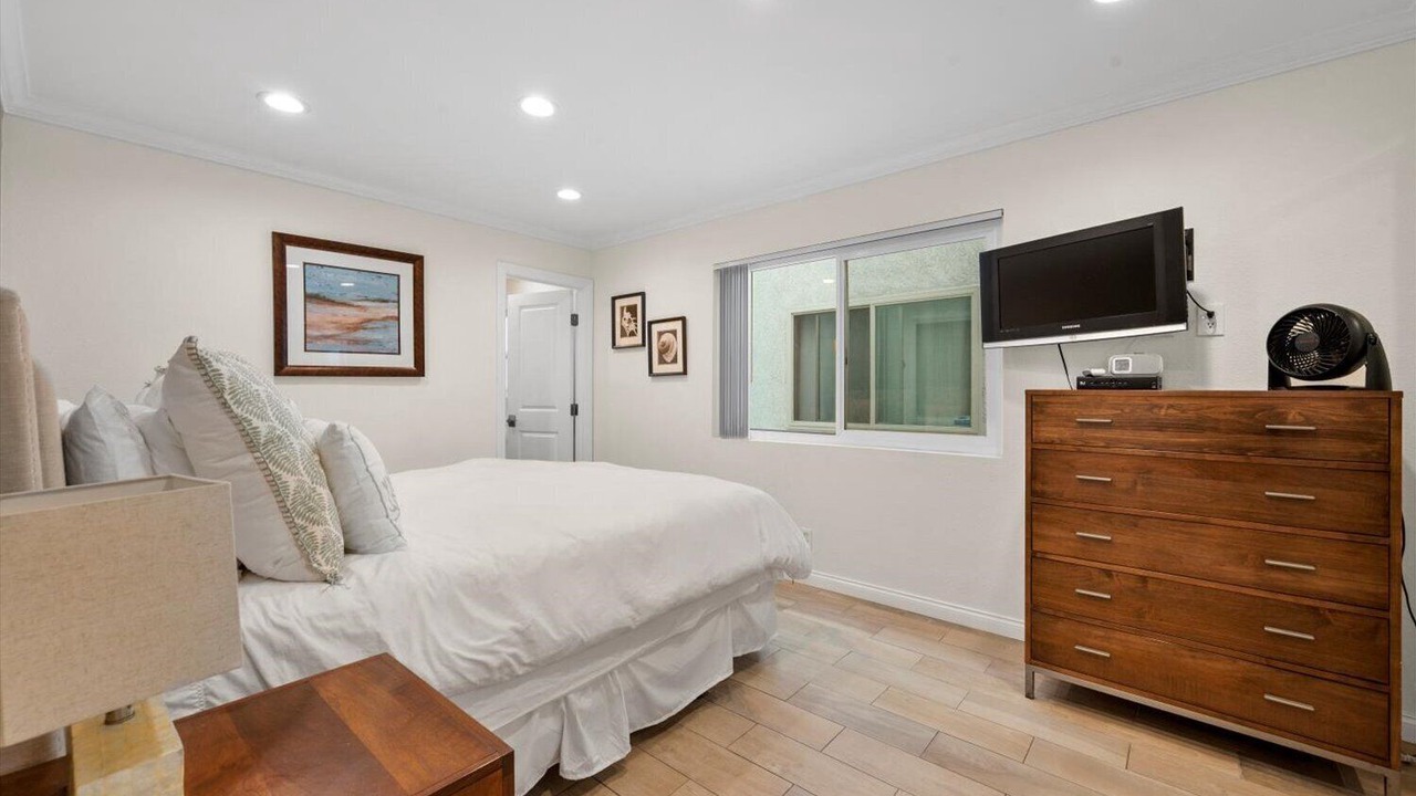 Photo of Bedroom in Balboa Peninsula