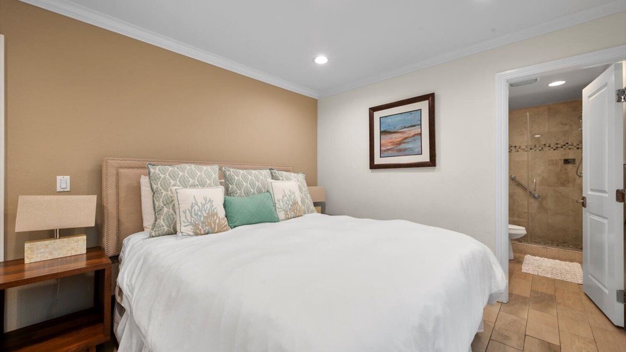 Photo of Bedroom in Balboa Peninsula