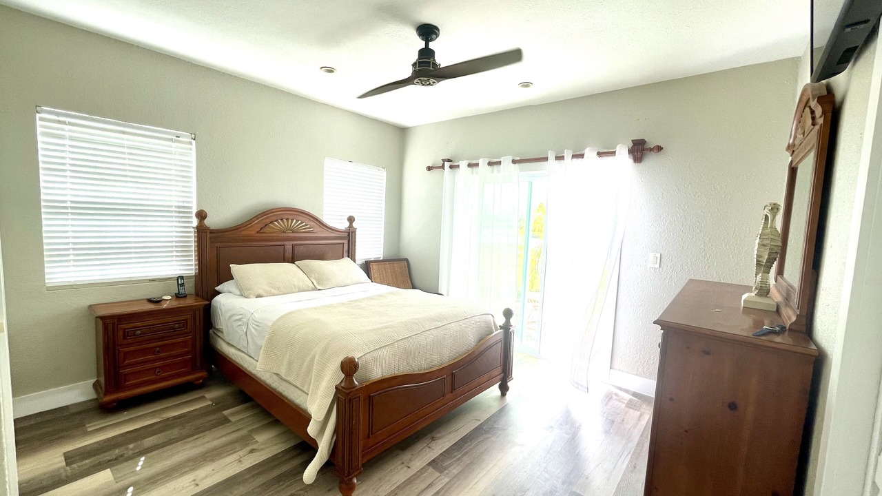 Photo of Bedroom in Bahamia West
