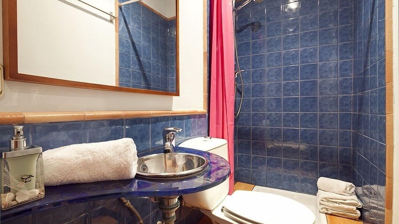 Photo of Bathroom in el Camp d'en Grassot i Gracia Nova