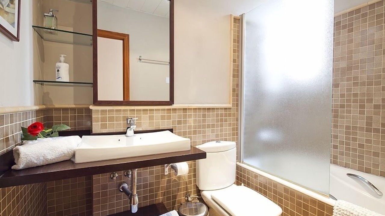 Photo of Bathroom in el Camp d'en Grassot i Gracia Nova