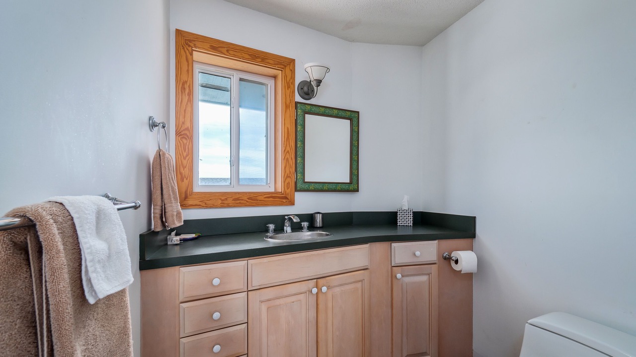 Photo of Bathroom in Cedar Island