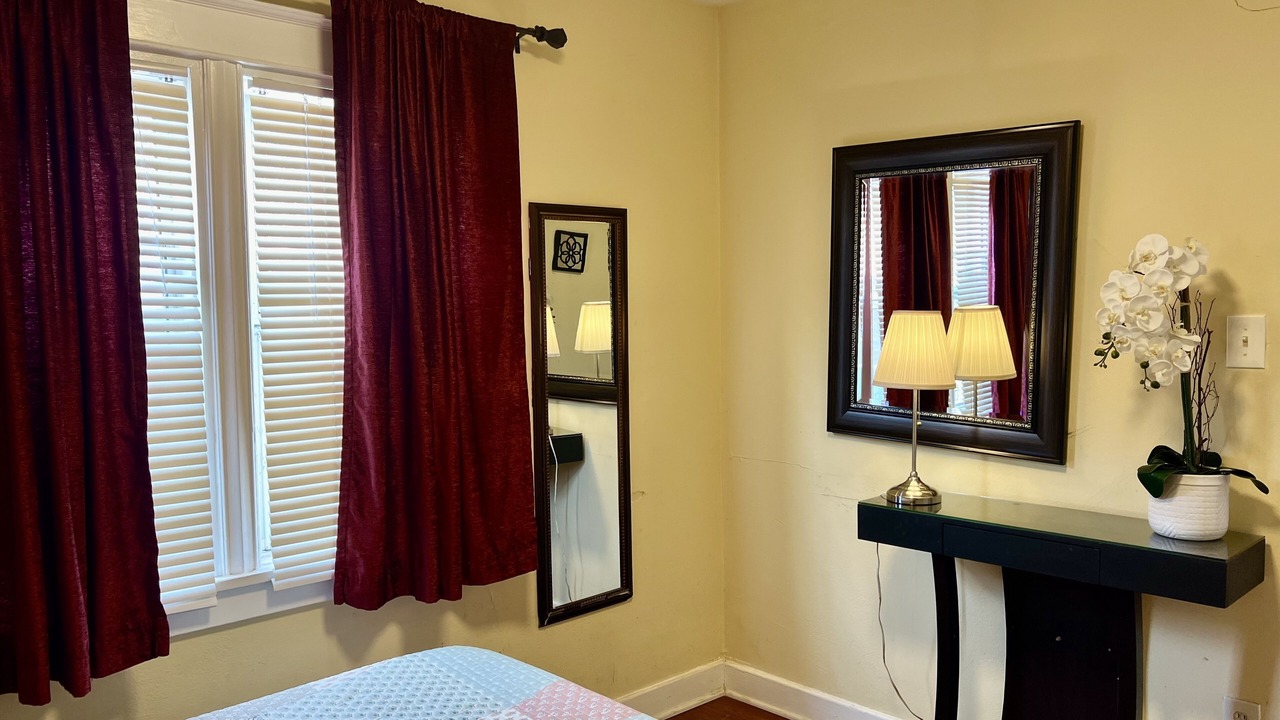 Photo of Bedroom in Mid City