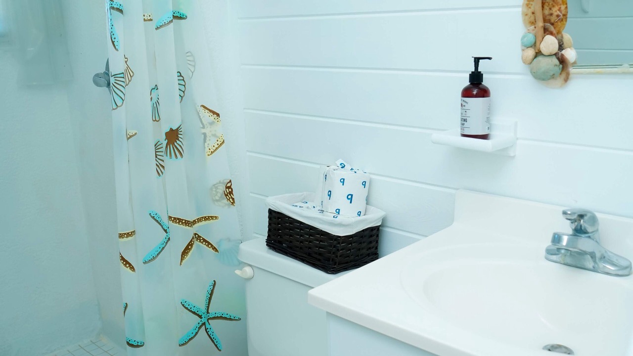 Photo of Bathroom in Spanish Wells