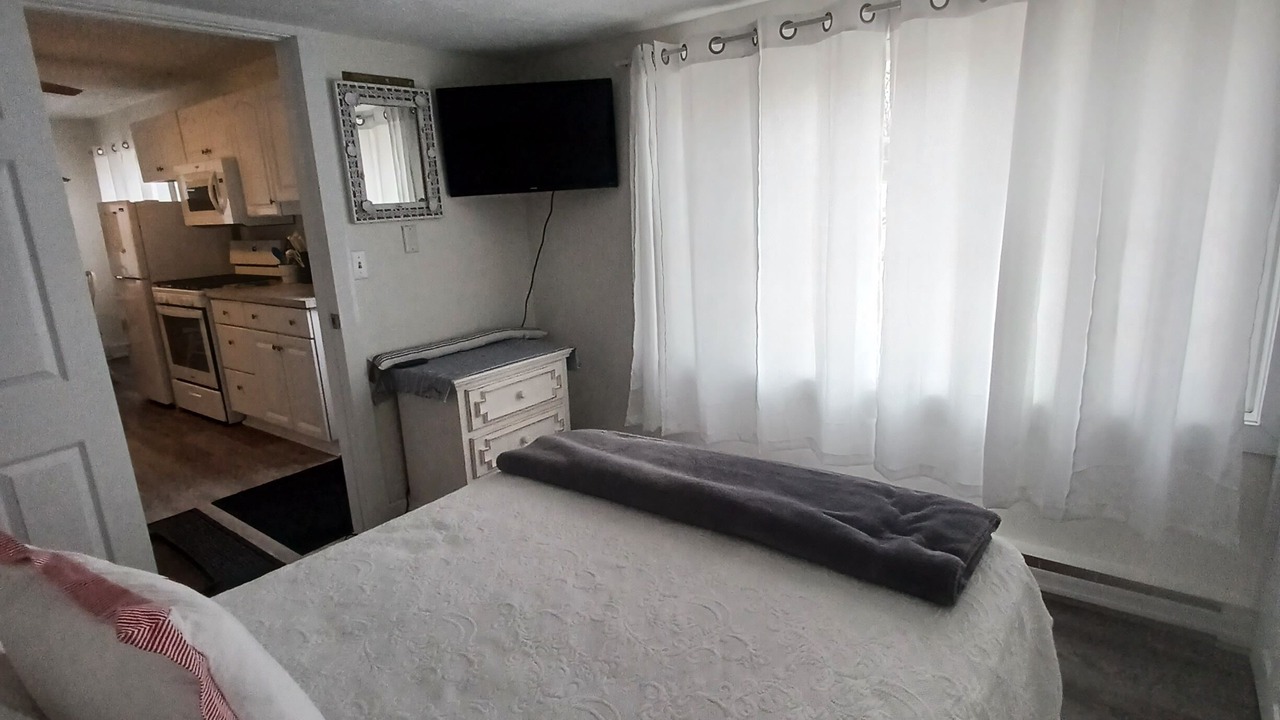 Photo of Bedroom in Madison-on-the-Lake