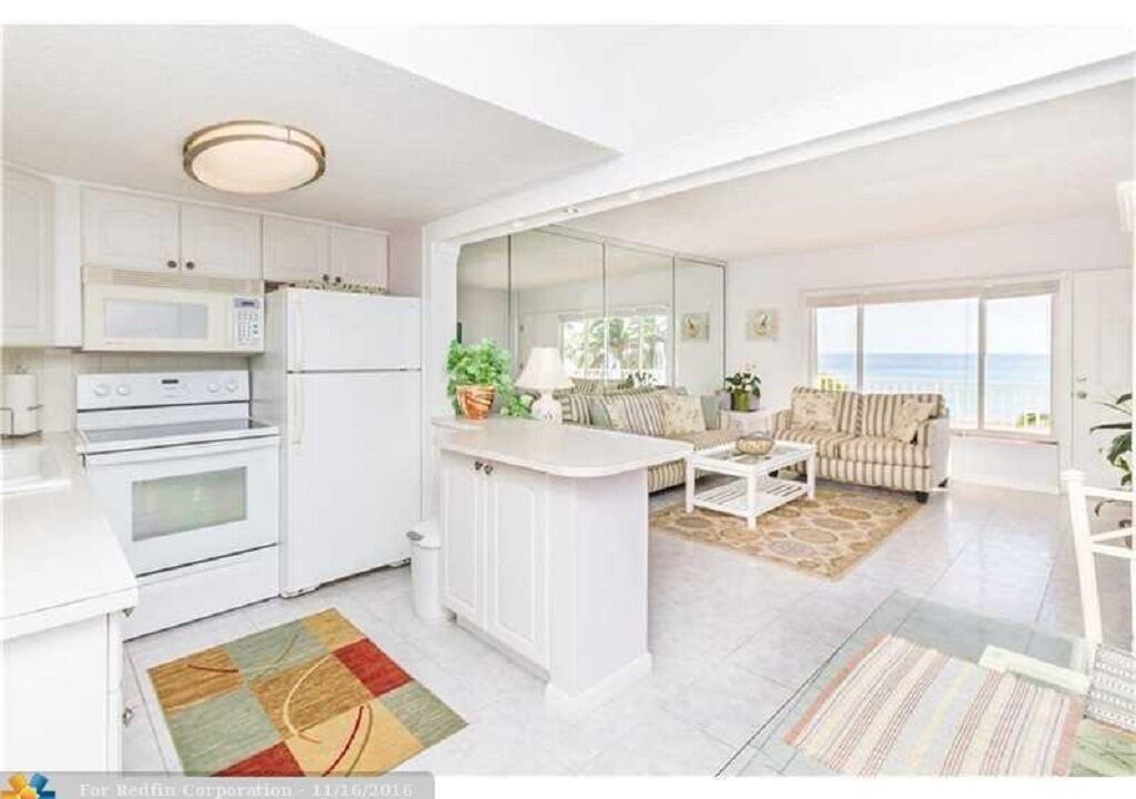 Photo of Kitchen in Hollywood South Central Beach