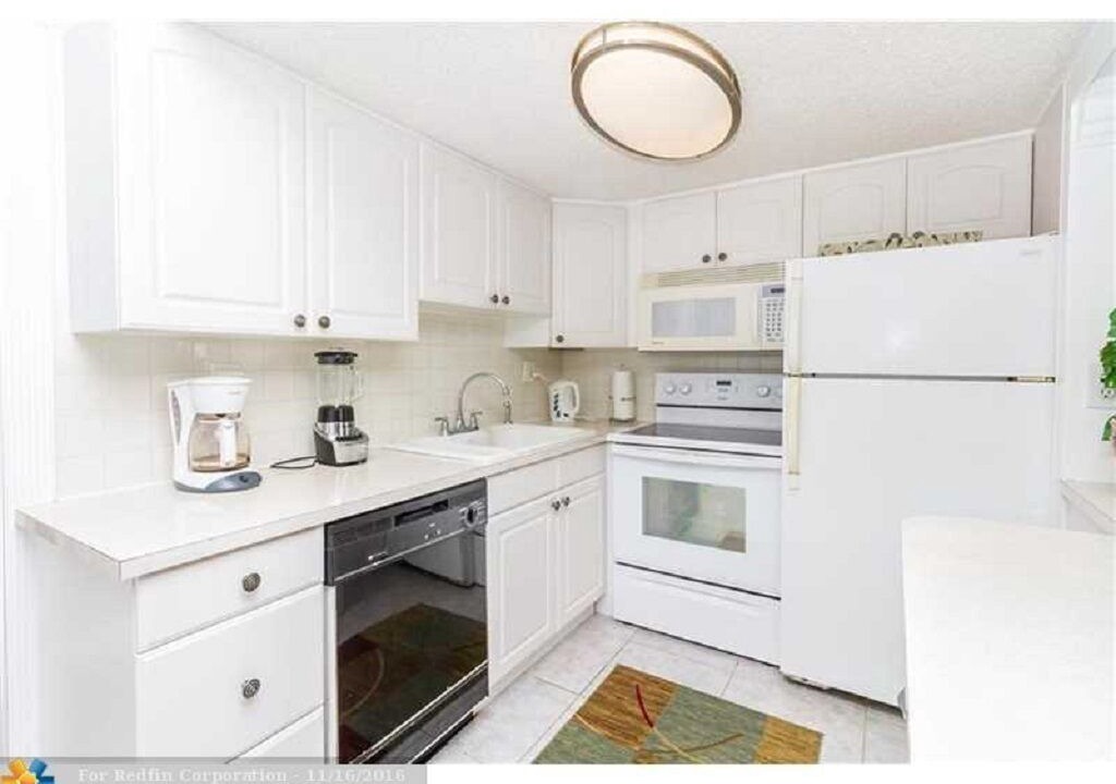 Photo of Kitchen in Hollywood South Central Beach