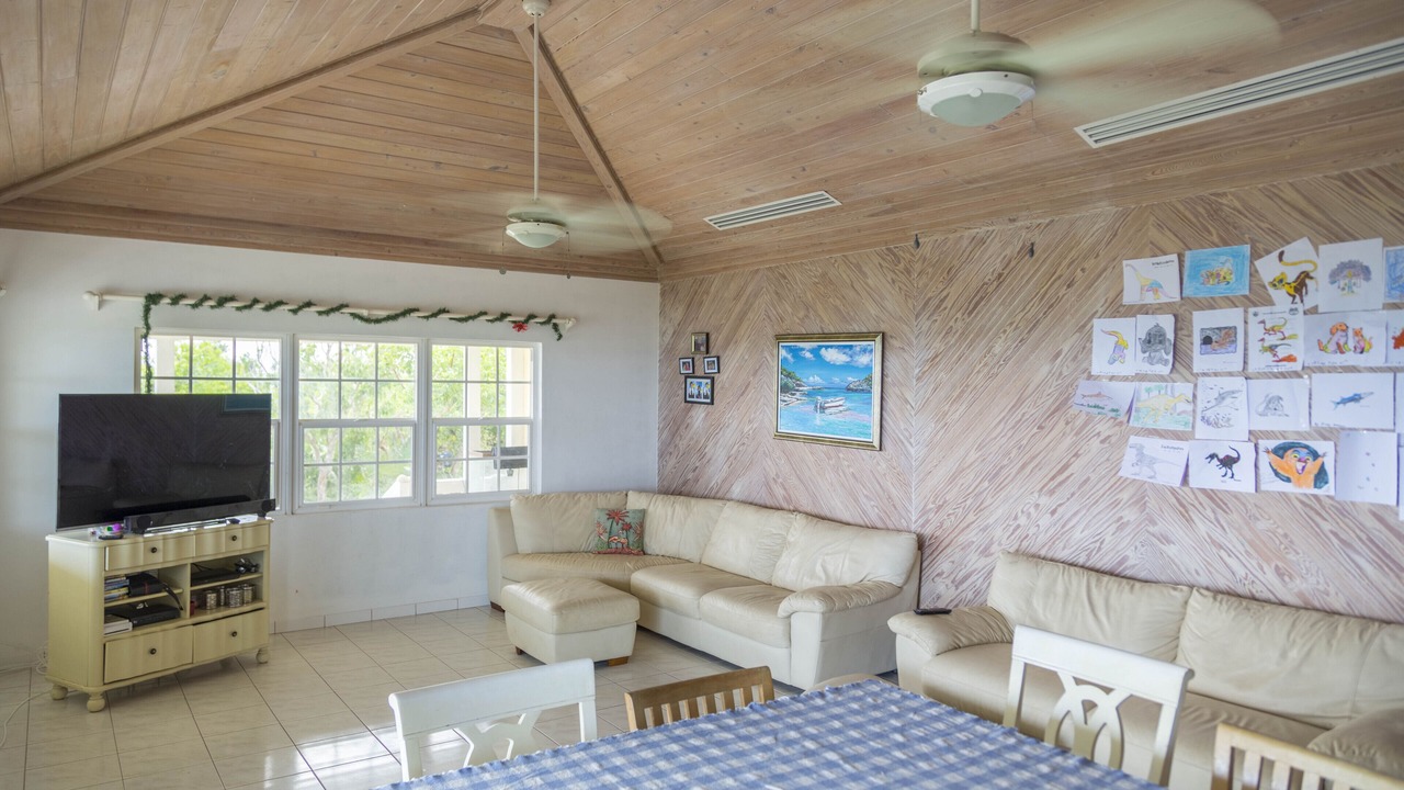 Photo of Livingroom in Clarence Town