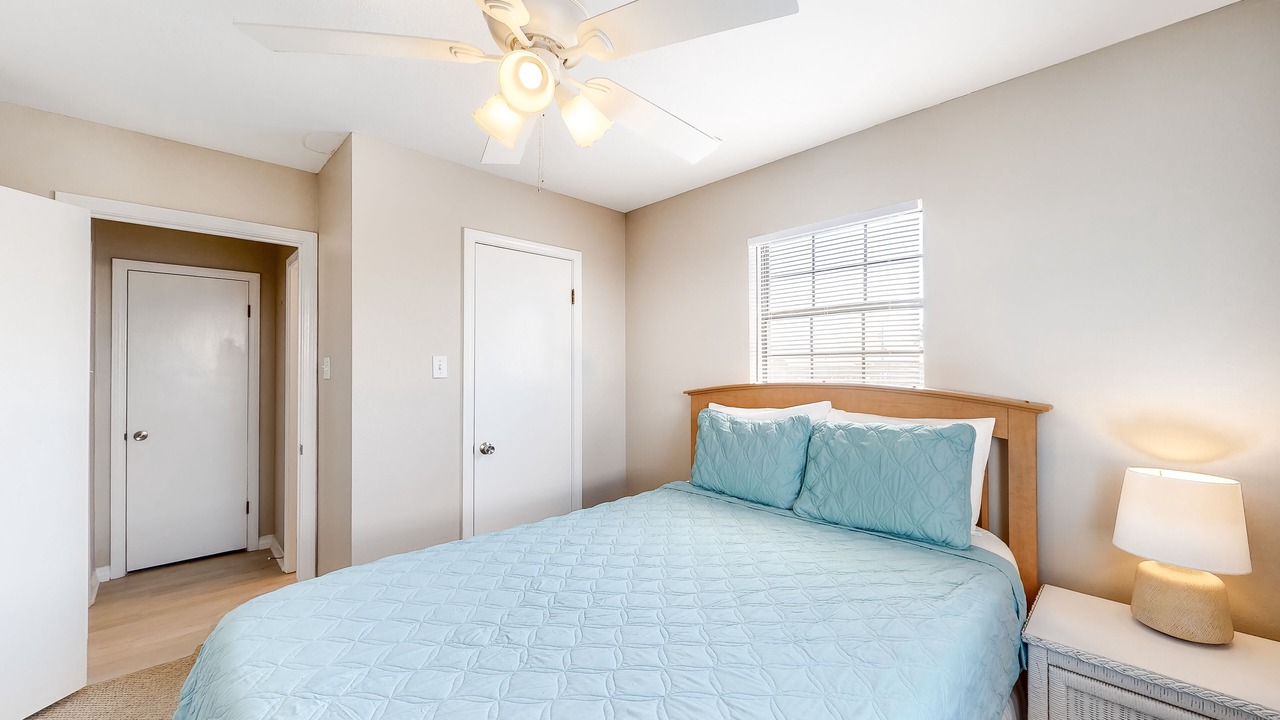 Photo of Bedroom in Silver Cay